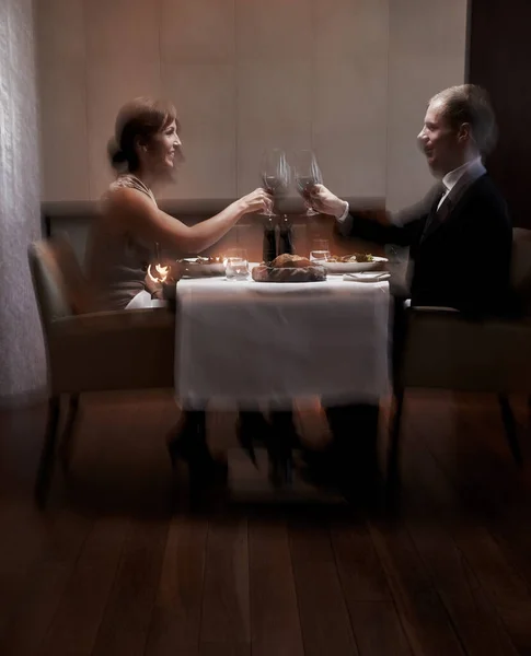 Amor Está Aire Una Pareja Cenando Restaurante — Foto de Stock