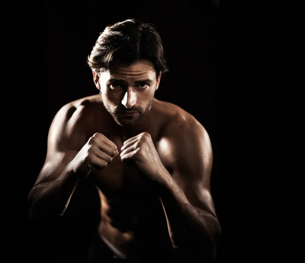 Buena Forma Lucha Retrato Joven Boxeador Musculoso Listo Para Luchar — Foto de Stock