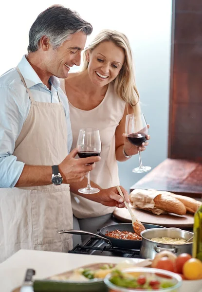 Cant Wait Taste Affectionate Mature Couple Drinking Wine While Cooking — Stock Photo, Image