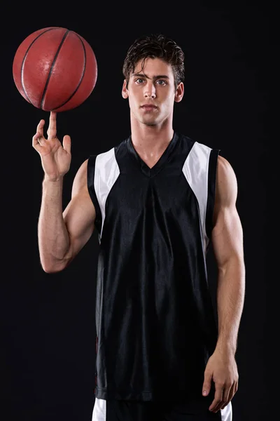 Dia Pria Yang Sangat Kompetitif Portrait Young Sportsman Spinning Basketball — Stok Foto
