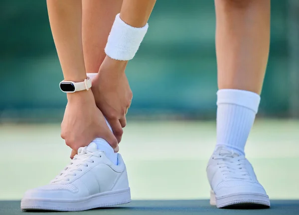 Spor Kazasında Bacaklar Kadın Ayak Bileği Sakatlığı Tıbbi Acil Durum — Stok fotoğraf