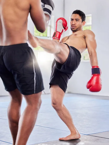 Fitness Kickboxing Mma Training Training Vecht Training Sportschool Met Mannen — Stockfoto
