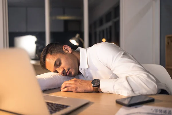 Fadiga Trabalho Homem Negócios Funcionário Escritório Adormecido Sentindo Esgotamento Prazo — Fotografia de Stock