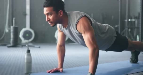 Motion Push Och Man Gym Träning Och Bygga Muskeltillväxt Fokus — Stockvideo