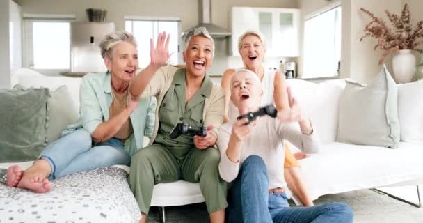 Donne Anziane Videogiochi Amici Che Giocano Insieme Mentre Rilassano Sul — Video Stock