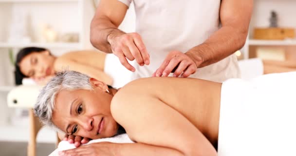 Fisioterapia Dolor Espalda Mujer Spa Para Acupuntura Curación Natural Fisioterapeuta — Vídeos de Stock