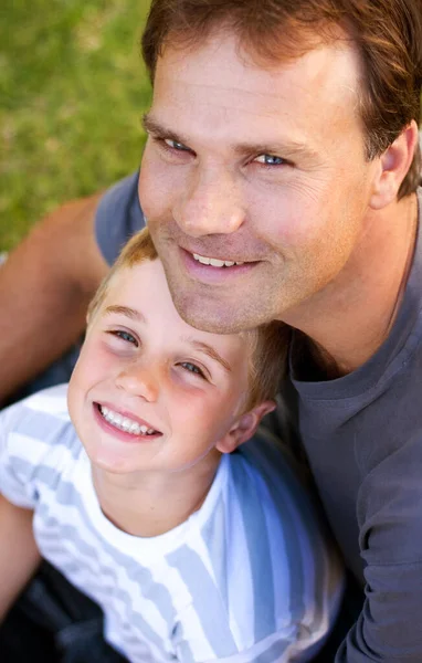 Papa Jongen Een Vader Zoon Die Samen Kwaliteitstijd Doorbrengen — Stockfoto
