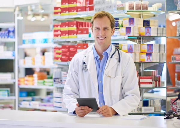 Vagyok Felelős Boldogság Tablettákért Digitális Tablettán Dolgozó Gyógyszerész — Stock Fotó