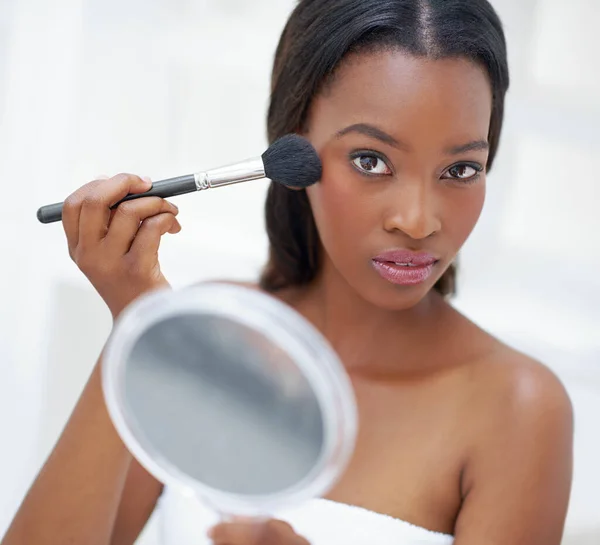 Blushing Beauty Beautiful Young Woman Applying Blush Makeup Brush — Stock Photo, Image