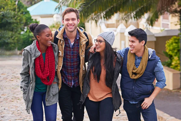 Enjoying College Experience Group Happy College Students Hanging Out Campus — Stock Photo, Image