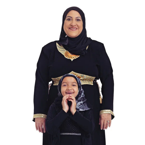 Babička Rozesměje Studio Portrét Šťastné Muslimské Babičky Vnučky Izolované Bílém — Stock fotografie