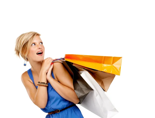 ショッピングの視点 白い背景に隔離されたまま買い物袋を持っているかなり若い女性 — ストック写真
