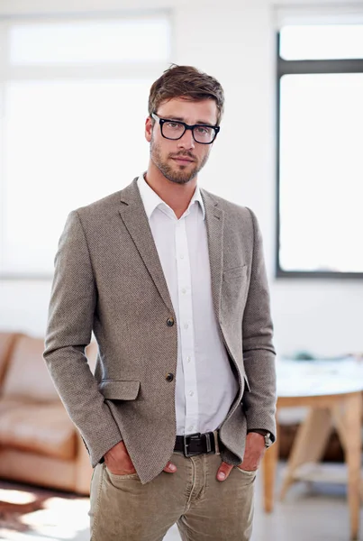 Ben Başarıyı Çok Ciddiye Alırım Ofiste Duran Genç Bir Adamın — Stok fotoğraf