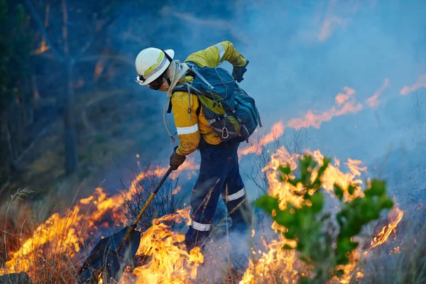 Doit Être Maîtrisé Pompiers Luttant Contre Incendie Sauvage — Photo