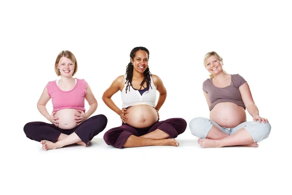 Připraveni Stát Novými Matkami Těhotné Přátele Sedí Spolu Řadě Zatímco — Stock fotografie