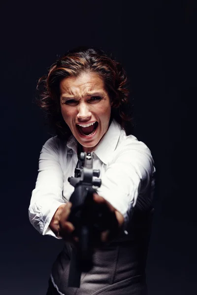 Manos Arriba Retrato Una Mujer Enojada Apuntando Con Rifle Cámara —  Fotos de Stock