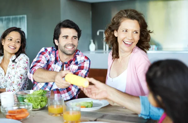 Please Pass Corn Happy Family Eating Together Home — Stock Photo, Image