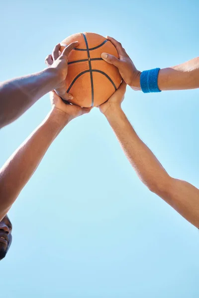 Teamwork Sports Hands Basketball Ball Blue Sky Background Outdoor Basketball — Stock Photo, Image
