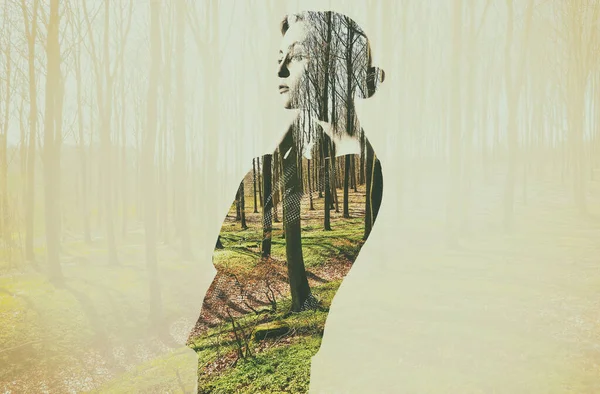 Reflexiones Forestales Imagen Compuesta Bosque Superpuesto Una Mujer —  Fotos de Stock