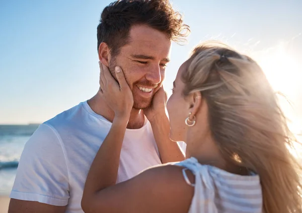 Mujer Hombre Cara Tacto Amor Felicidad Juntos Playa Viajes Romance —  Fotos de Stock