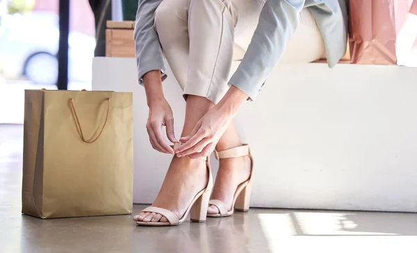 Schuhe Einkaufen Füße Und Neue High Heels Der Reichen Frau — Stockfoto