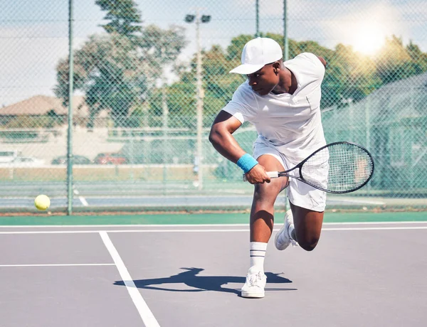 Hombre Negro Tenis Pelota Deporte Fitness Raqueta Con Ejercicio Entrenamiento — Foto de Stock