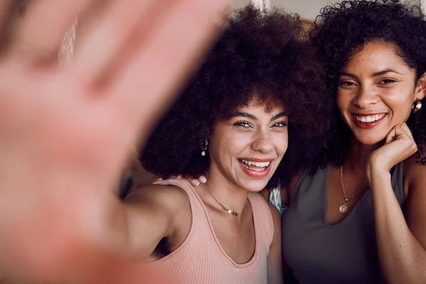 Selfie Tvář Přátelé Usmívají Šťastně Setkávají Smějí Jsou Spolu Vtipní — Stock fotografie