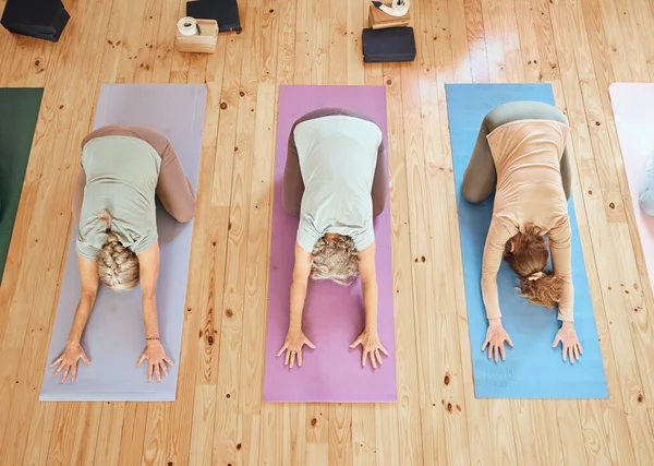 Yoga Pose Criança Mulheres Amigas Casa Alongamento Para Fitness Saúde — Fotografia de Stock