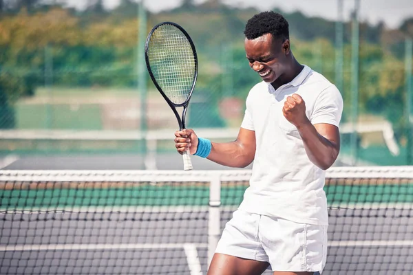 Τένις Αθλητισμός Και Μαύρος Άνθρωπος Γιορτάζουν Νίκη Την Επιτυχία Και — Φωτογραφία Αρχείου
