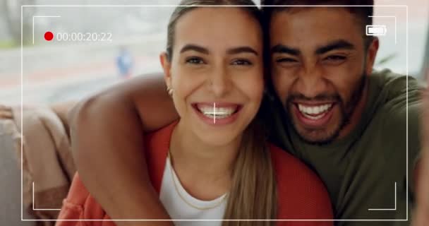 Casal Feliz Gravação Vivo Beijo Selfie Com Sorriso Por Amor — Vídeo de Stock