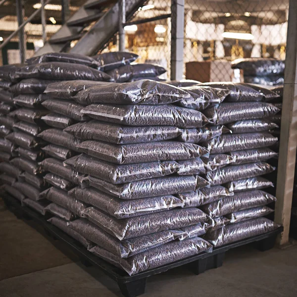 Redo För Avsändning Påse Kaffebönor Golvet Ett Distributionslager — Stockfoto
