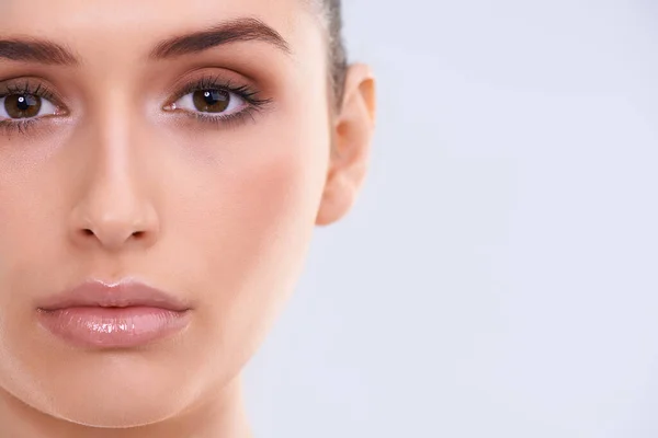 She Takes Skincare Seriously Closeup Studio Portrait Beautiful Young Woman — Stock Photo, Image