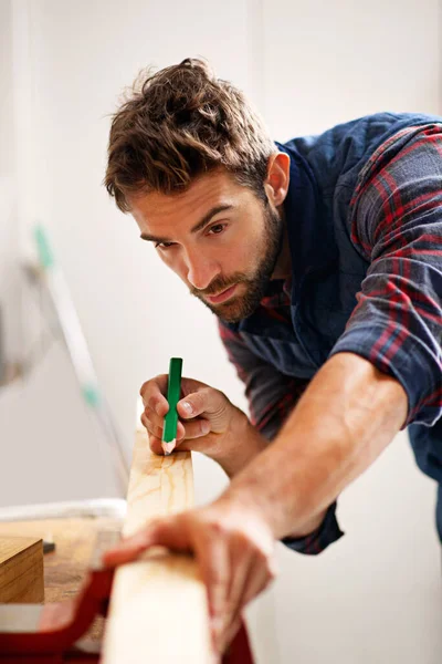Turns Job Job Well Done Handsome Young Carpenter Measuring Piece — Stock Photo, Image