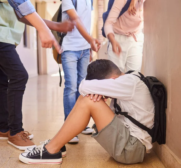 Escuela Triste Intimidación Con Depresión Estudiantil Suelo Llorando Por Riesgo — Foto de Stock
