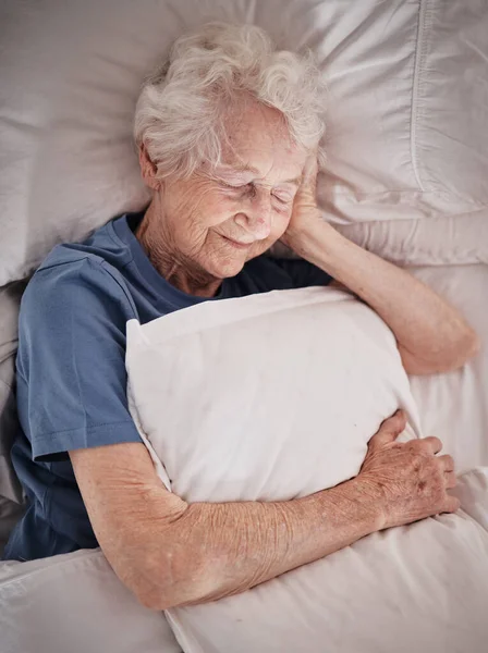Relax Slaapkamer Oude Vrouw Slapen Alle Rust Een Huis Huis — Stockfoto