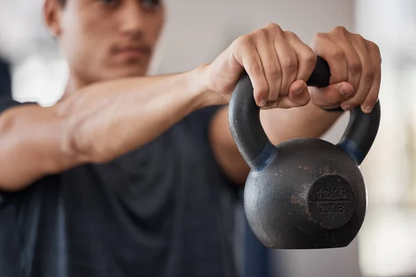 Man Kettlebell Weightlifting Hands Closeup Gym Training Exercise Health Focus — Stock Photo, Image