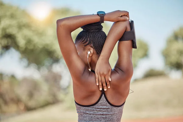 Fitness Wellness Mujer Negra Estirando Brazo Para Hacer Ejercicio Calentamiento —  Fotos de Stock