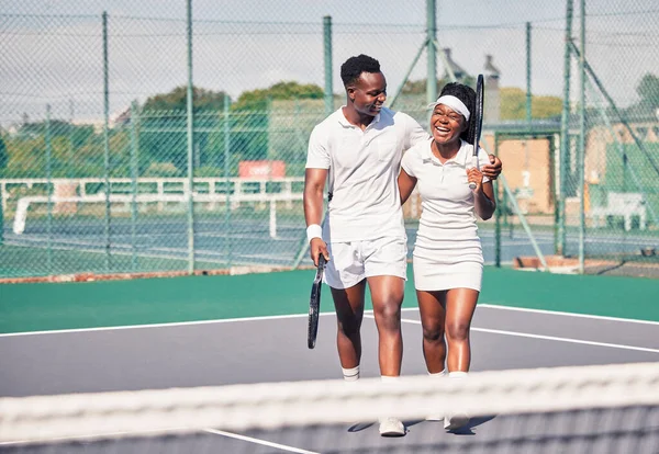 Tênis Casal Preto Quadra Para Treinamento Sorriso Feliz Juntos Livre — Fotografia de Stock