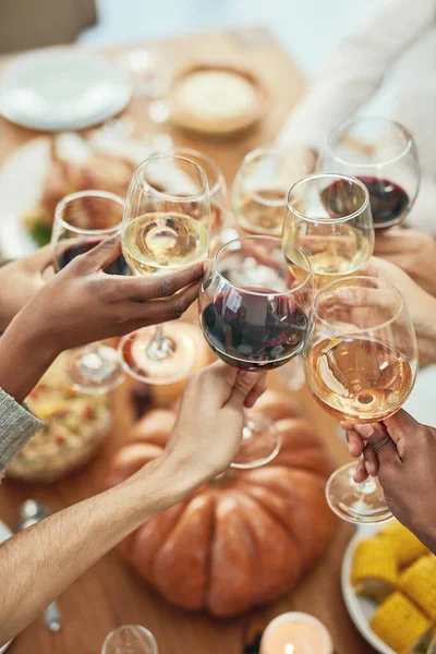 Closeup Hands Wine Celebration Group Dining Table Lunch Together Вид — стоковое фото