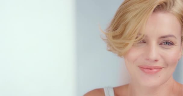 Donna Bellezza Sorriso Cura Della Pelle Dentale Igiene Cosmetici Lusso — Video Stock