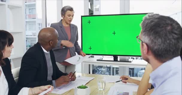 为计划 广告或数字营销而在电脑上使用跟踪标识的绿色屏幕 商务会议或演示 团队合作 Seo策略或技术网站模型及团队合作 — 图库视频影像