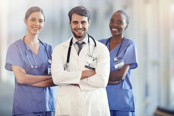 Sie Können Uns Ihr Leben Anvertrauen Ein Ärzteteam Steht Auf — Stockfoto