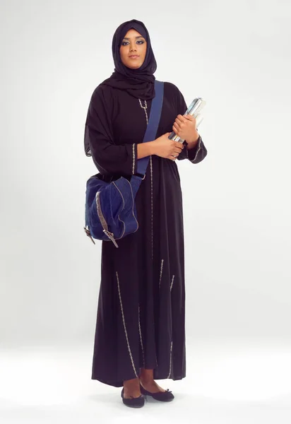Educação Para Todos Jovem Estudante Muçulmano Atraente — Fotografia de Stock