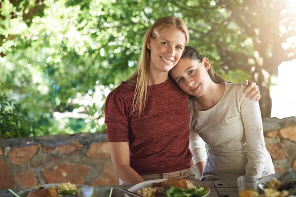 Time Family Cropped Portrait Woman Her Daughter Enjoying Family Meal — Stock Photo, Image