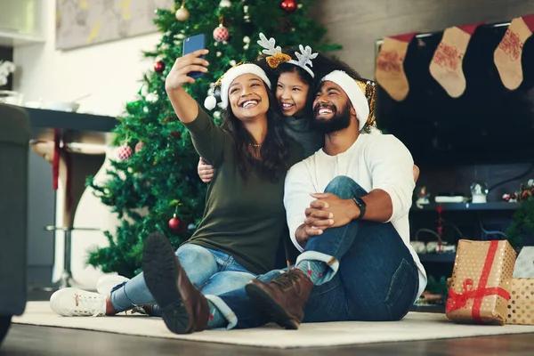 Noel Selfie Aile Tatille Kutlamayla Mutlu Anne Çocuğu Akıllı Telefon — Stok fotoğraf