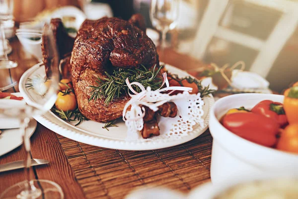 Acción Gracias Comida Carne Asada Para Cena Una Mesa Comedor — Foto de Stock