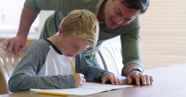 Padre Bambino Con Compiti Casa Aiuto Con Matematica Educazione Casa — Video Stock