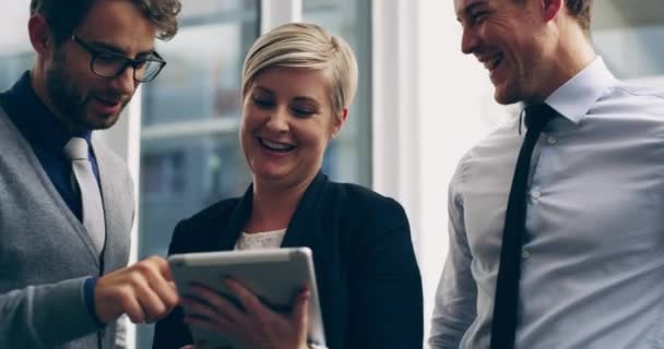 Happy Business People Tablet Týmová Práce Kancelářské Plánování Spolupráce Zaměstnanců — Stock video
