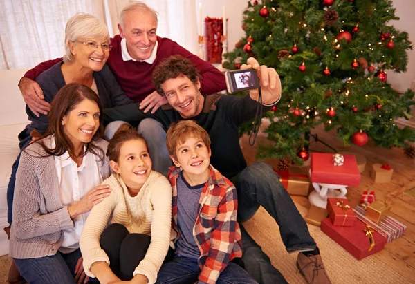 Família Festa Natal Selfie Telefone Estação Festiva Celebração Férias Retrato — Fotografia de Stock