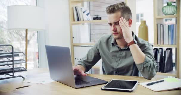 Businessman Headache Burnout Laptop Work Stress Depression Office Table Mental — Stock Video